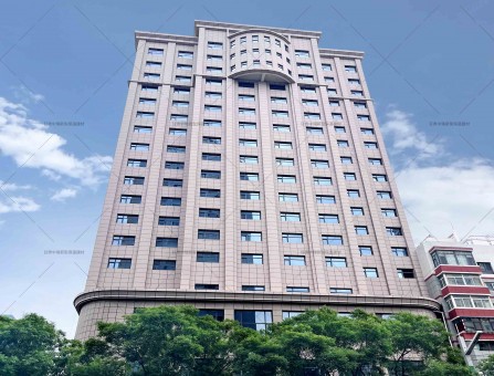 蘭州市公安局金盾大廈改造項(xiàng)目，選用水包砂保溫裝飾一體板。